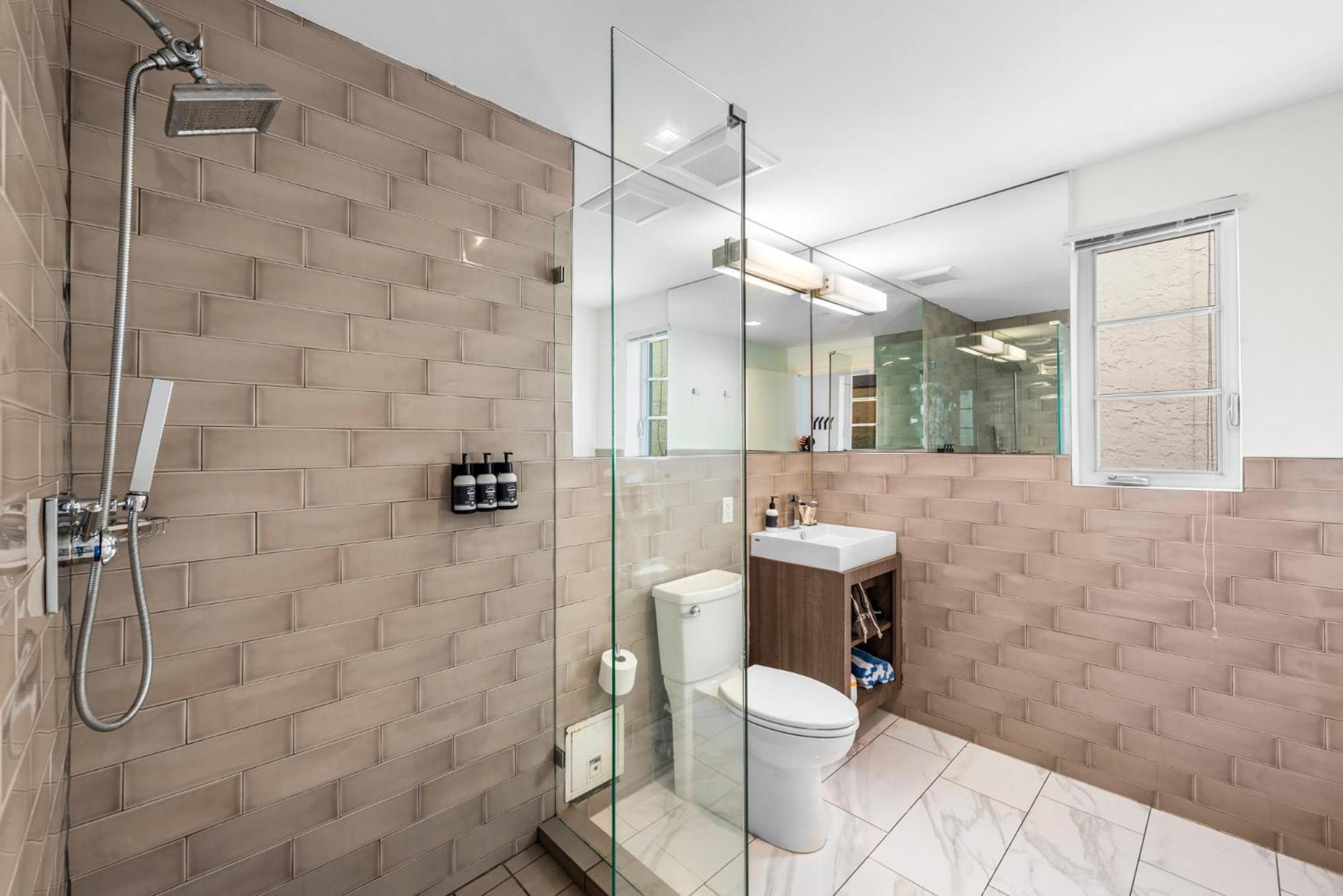 Luxuri Apartahotel